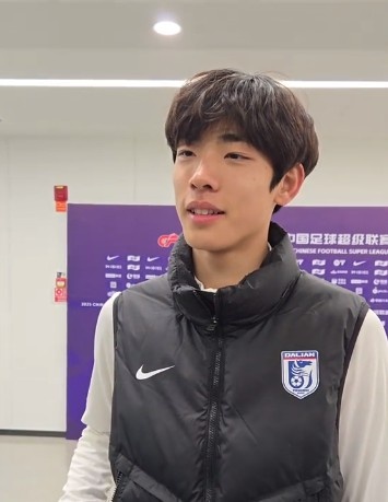 國青歸來上演中超首秀，朱鵬宇：感覺很好，場上大哥們很支持我
