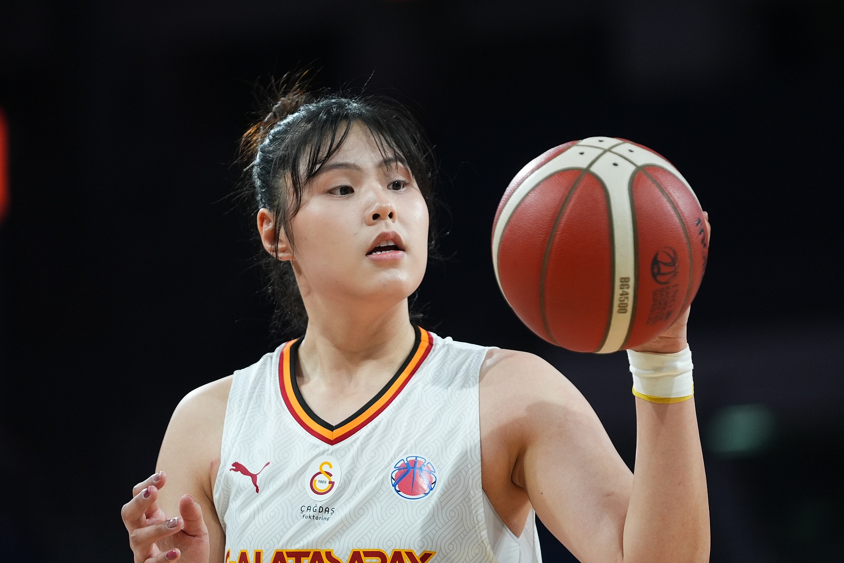 穩定高效！李月汝9中6得到18分10板1助2斷1帽 罰球6中6